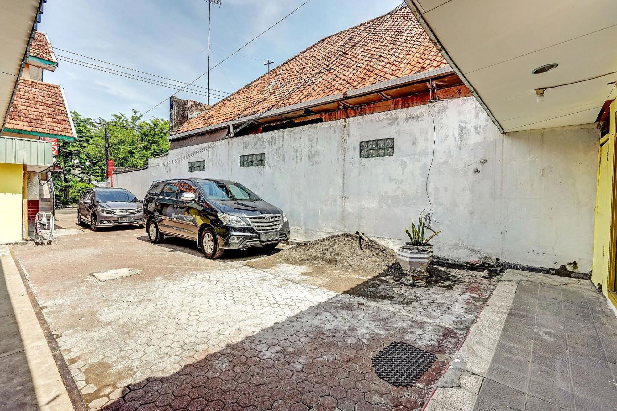 Hotel Kalimantan Surabaya Dış mekan fotoğraf